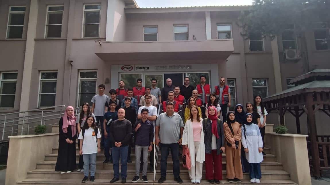 11. Sınıf Öğrencilerimiz Mardin Çimento Fabrikasını Gezdiler.